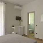 Cavaliere Costa 恩佩多克莱港