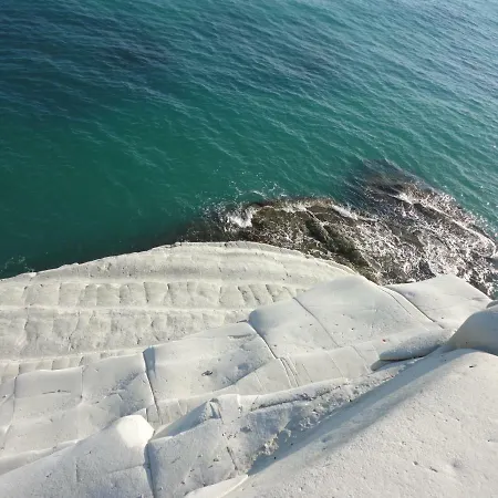 Cavaliere Costa Bed & Breakfast 4*