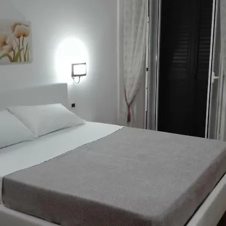 Cavaliere Costa Bed and Breakfast 4*